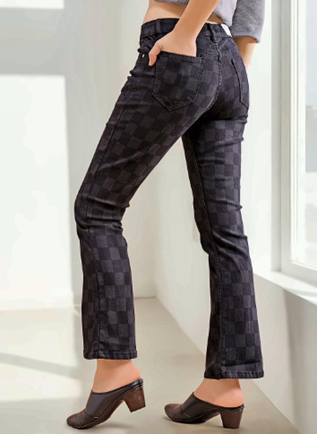 Women Black High-Rise Clean Look Bootcut Cropped Stretchable Jeans
