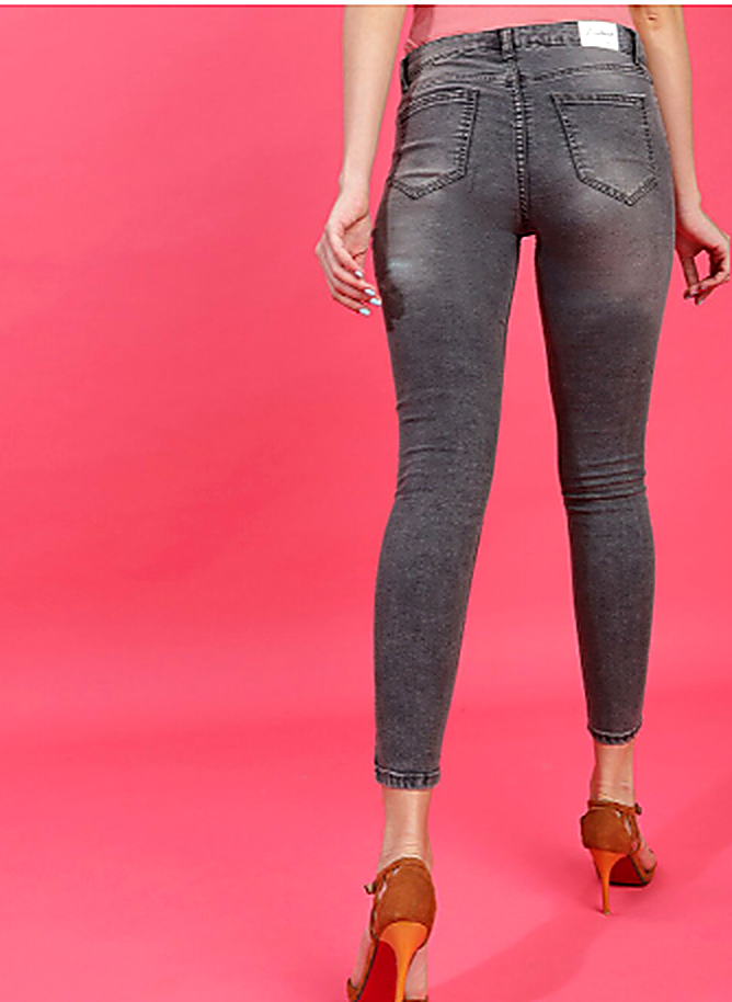 Women Skinny Fit High-Rise Mildly Distressed Heavy Fade Stretchable Cotton Jeans