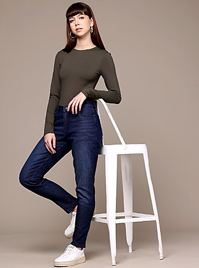 Women Slim Fit Mid-Rise Light Fade Stretchable Jeans