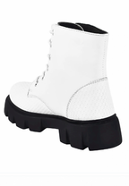 Women Textured Round Toe Lace-Ups Chunky Boots