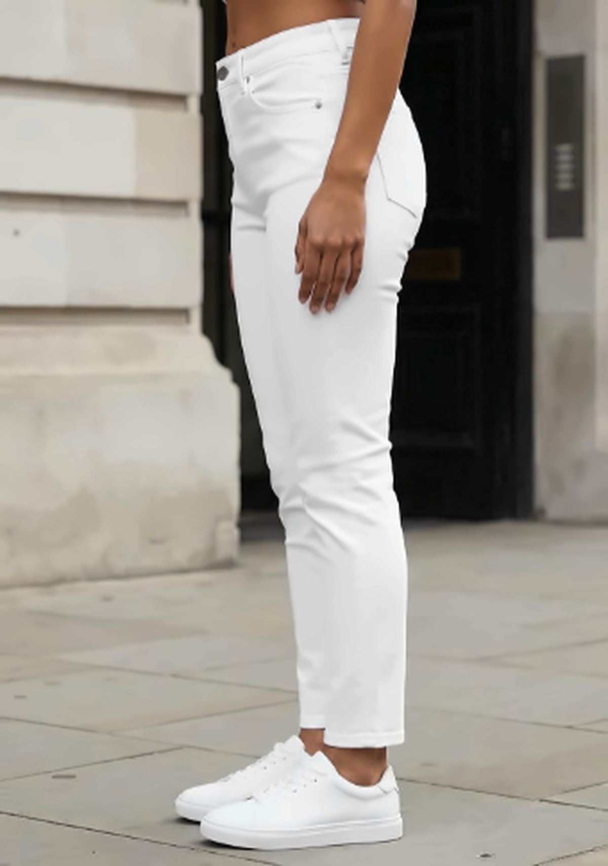 Women White Straight Fit High-Rise Stretchable Jeans