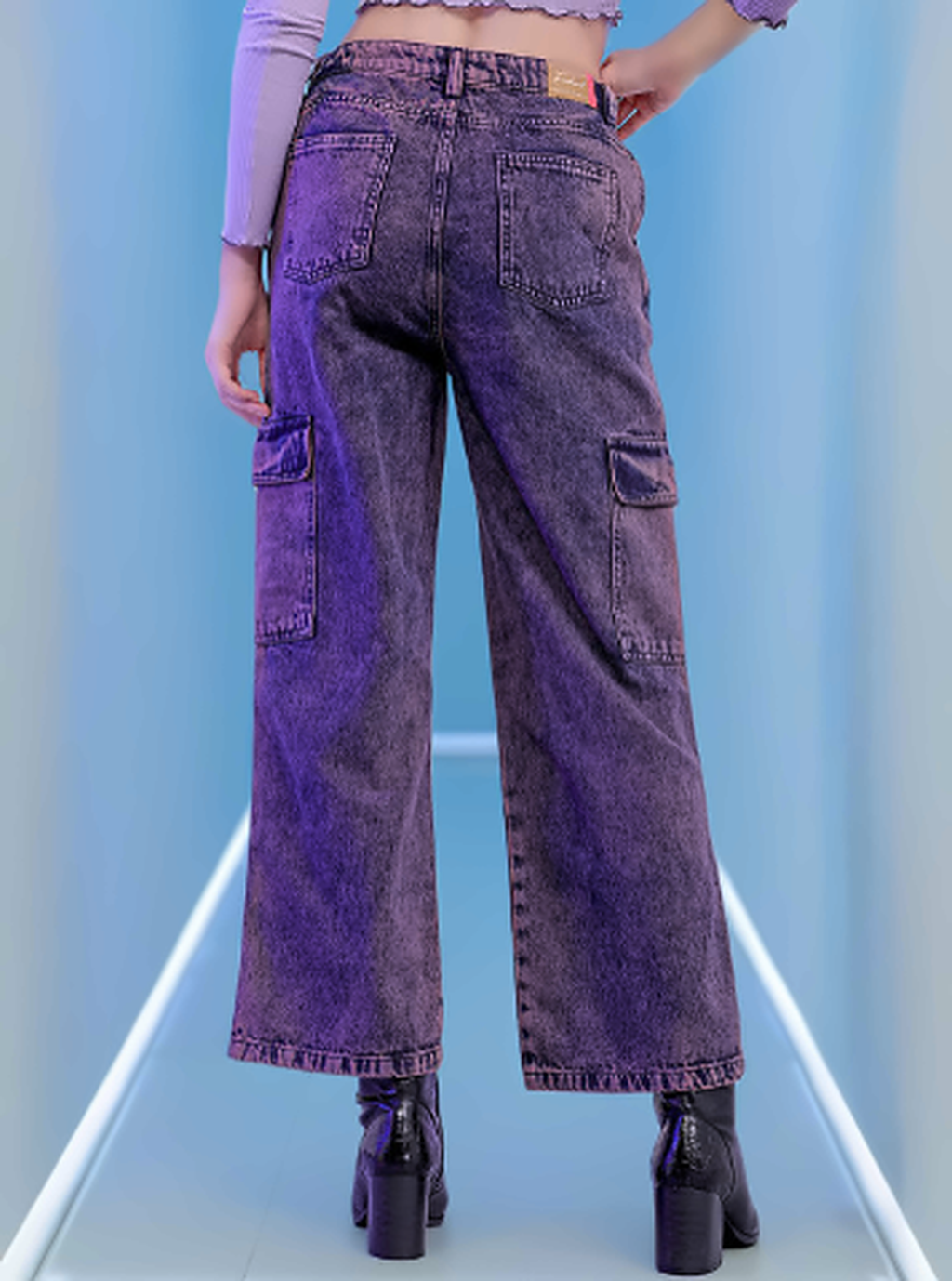 Women Relaxed Fit High-Rise Cargo Styles Heavy Fade Jeans