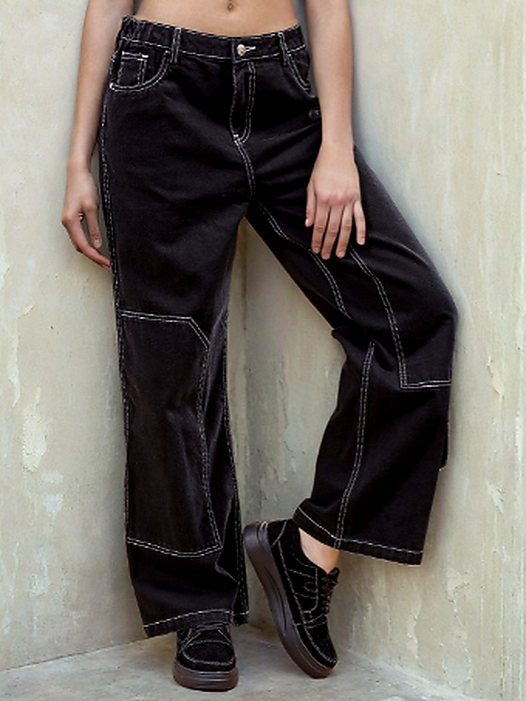 Women Relaxed Fit High-Rise Clean Look Cotton Jeans