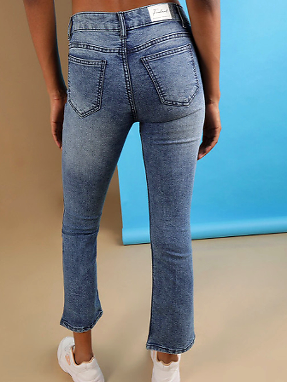 Women Blue Bootcut High-Rise Clean Look Heavy Fade Stretchable Jeans