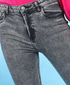 Women Slim Fit High-Rise Heavy Fade Cotton Stretchable Jeans