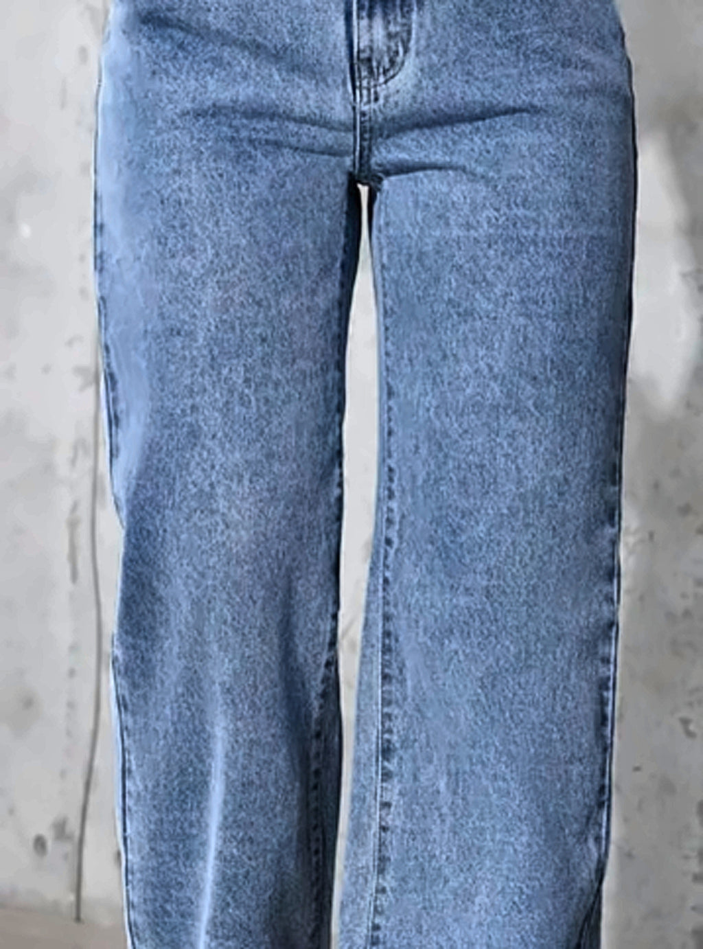Women Comfort Straight Fit High-Rise Light Fade Stretchable Jeans