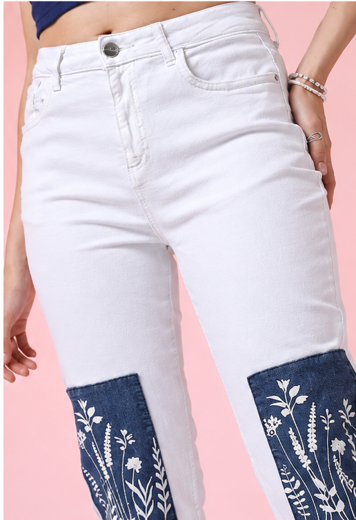 Women Skinny Fit Mid-Rise Stretchable Cropped Jeans