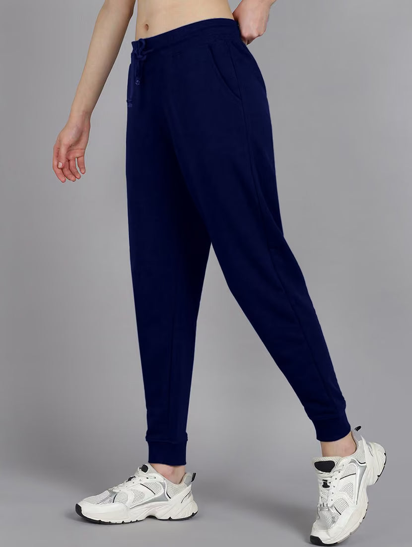 Women Solid Mid Rise Regular Fit Jogger
