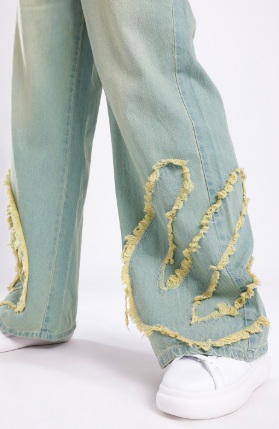 Women Frayed Detail Wide Leg High-Rise Heavy Fade Jeans